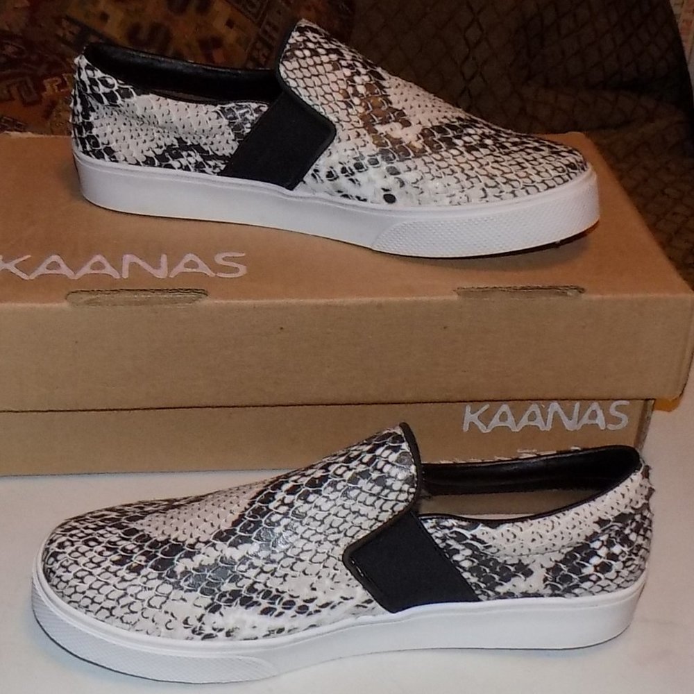 New Kaanas Santa Fe Snake Embossed Leather US7